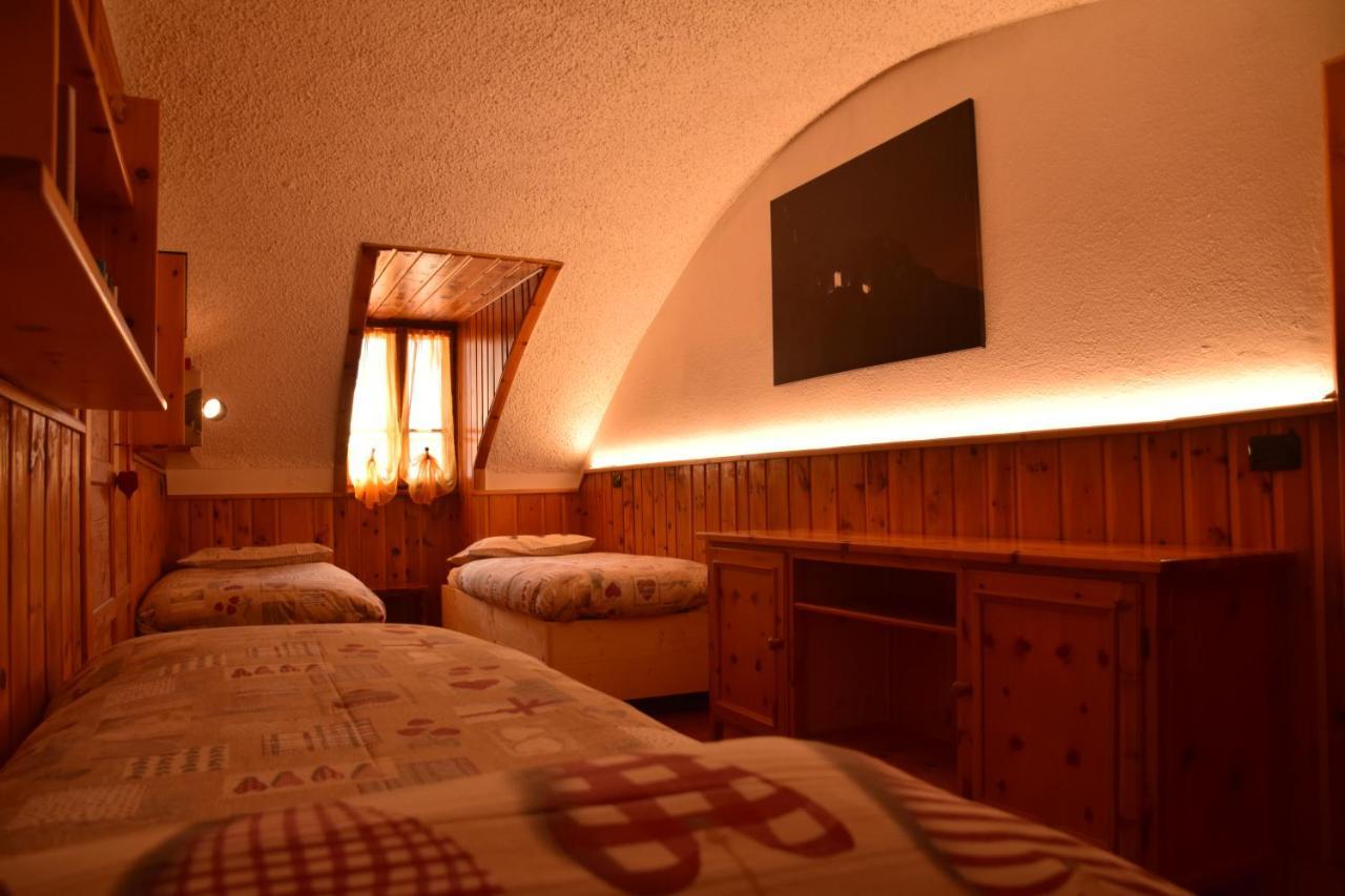 Casa Felice Apartment วัลดีเดนโตร ภายนอก รูปภาพ
